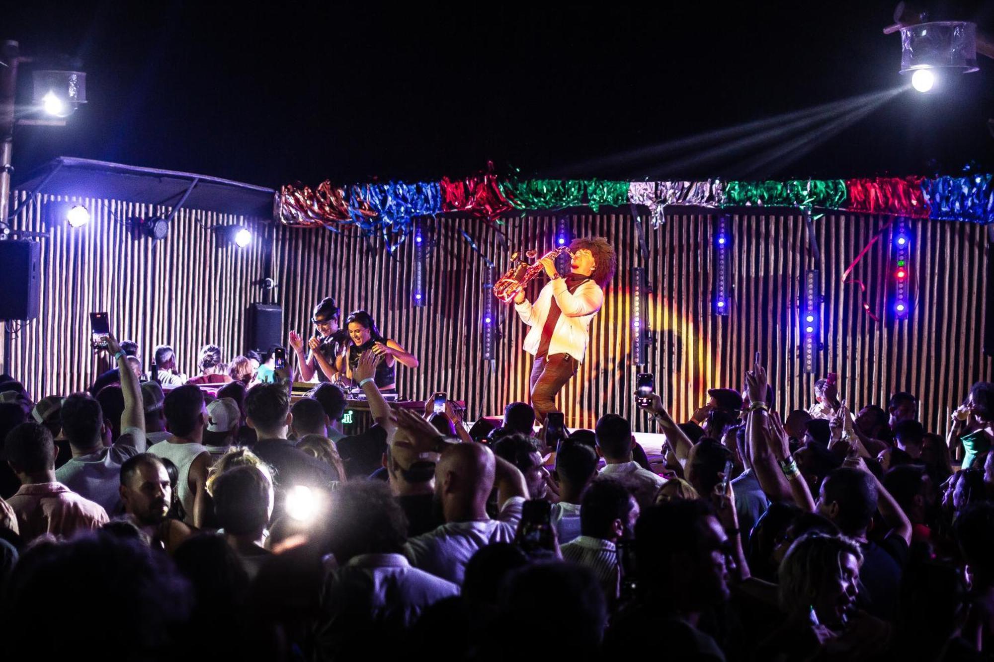 Cafe Jeri Hotel Jijoca de Jericoacoara Exterior photo The band performing in 2019