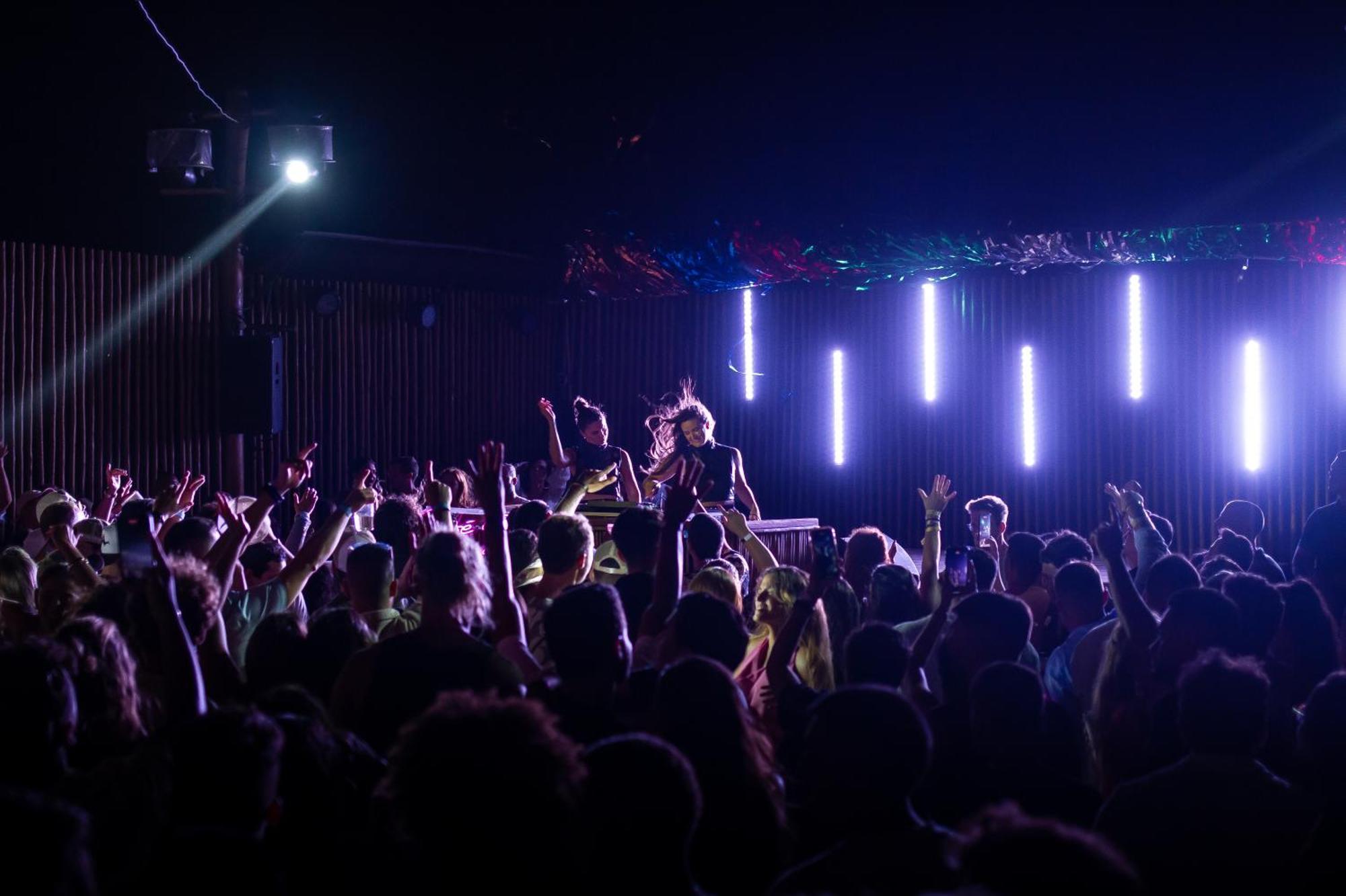 Cafe Jeri Hotel Jijoca de Jericoacoara Exterior photo The crowd at a nightclub